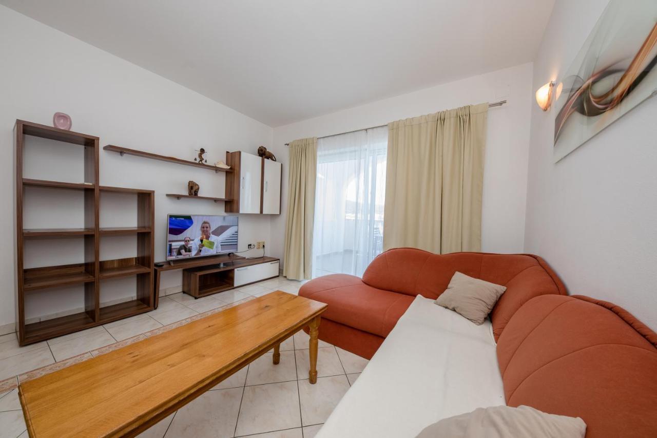 Apartments And Rooms By The Sea Supetarska Draga - Gornja, Rab - 11579 Kültér fotó