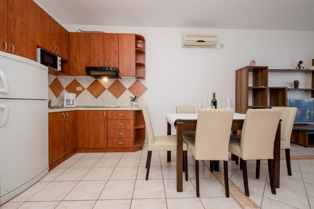 Apartments And Rooms By The Sea Supetarska Draga - Gornja, Rab - 11579 Kültér fotó