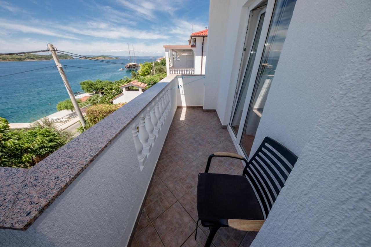 Apartments And Rooms By The Sea Supetarska Draga - Gornja, Rab - 11579 Kültér fotó