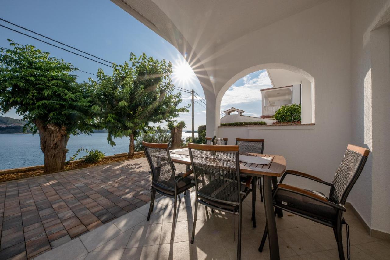 Apartments And Rooms By The Sea Supetarska Draga - Gornja, Rab - 11579 Kültér fotó