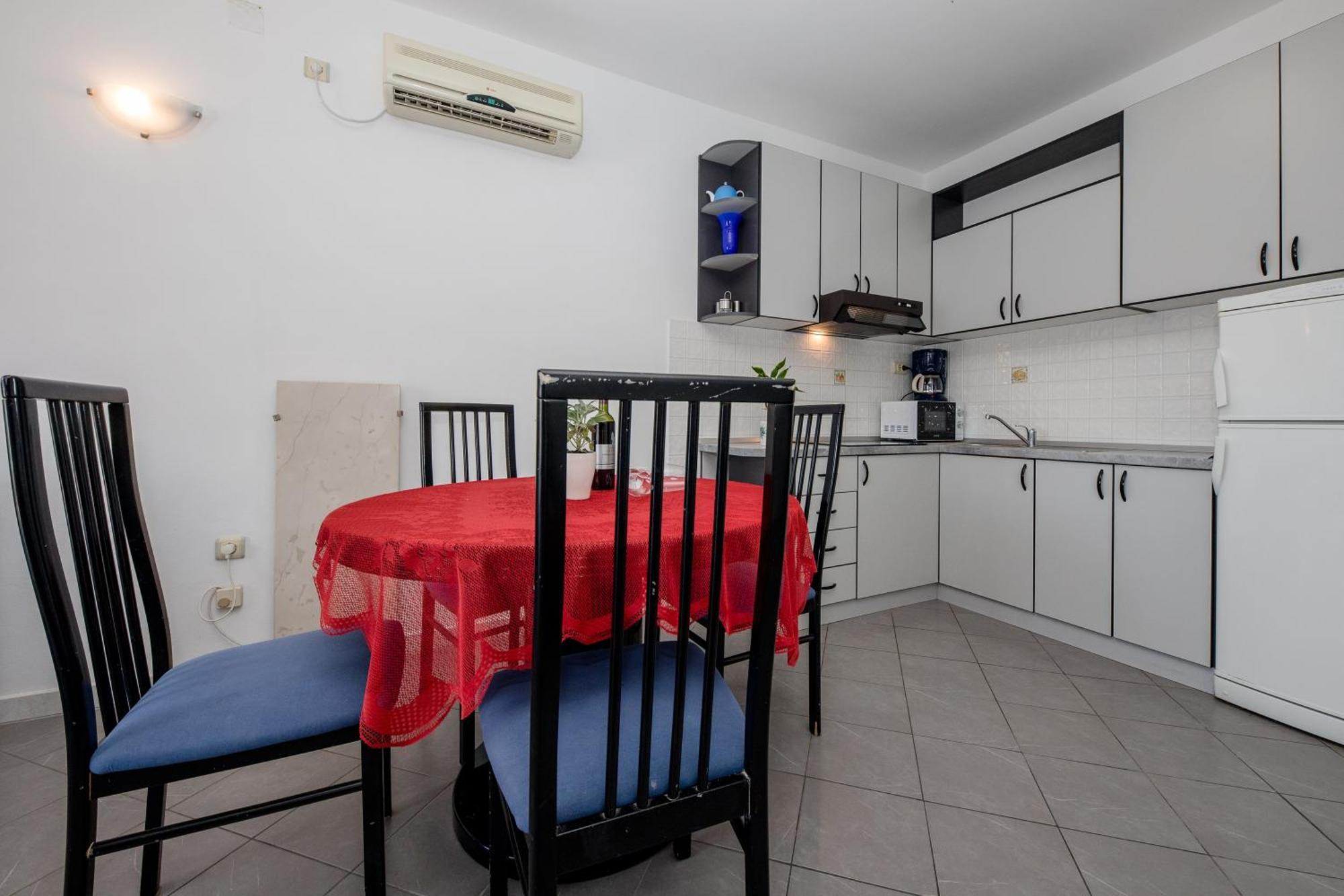 Apartments And Rooms By The Sea Supetarska Draga - Gornja, Rab - 11579 Szoba fotó